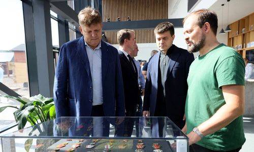 Анатолий Серышев посетил социально значимые объекты Красноярского края