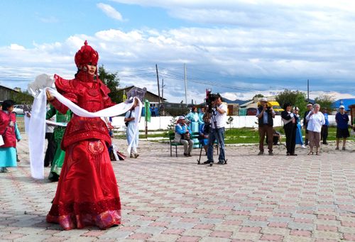 В Чаа-Хольском районе прошел фестиваль наскального и камнерезного искусства «Мифы в камне»