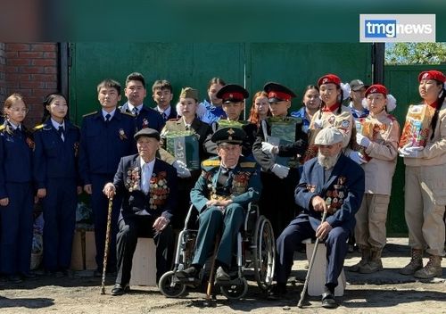 Тыва Тиилелге хүнүнүң бүдүүзүнде «Хоочуннуң бажыңының баарынга байырлыг чыскаал» бүгү-российжи акцияга каттышкан