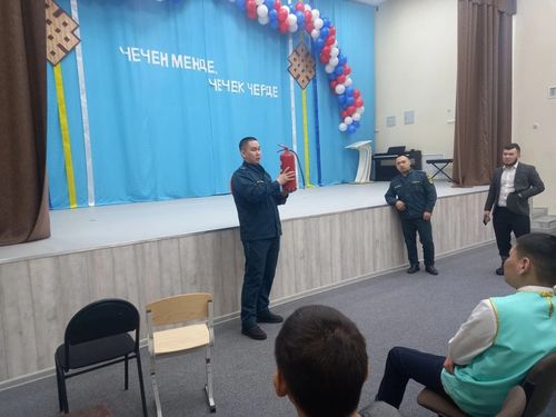 Школьникам Тес-Хемского района рассказали о правилах безопасности при пожарах и на тонком льду