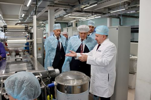 Анатолий Серышев посетил ведущие производственные предприятия Новосибирской области