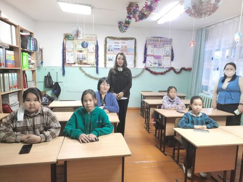 Преподаватели ТувГУ встретились со школьниками Ээрбека