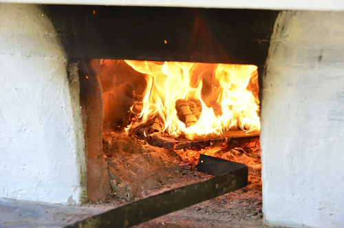 В Сукпаке трое детей и родители отравились угарным газом