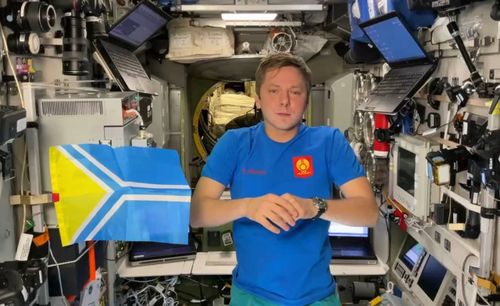 Пилотируемый корабль Crew Dragon с космонавтом Кириллом Песковым успешно отстыковался от МКС и готовится к приводнению