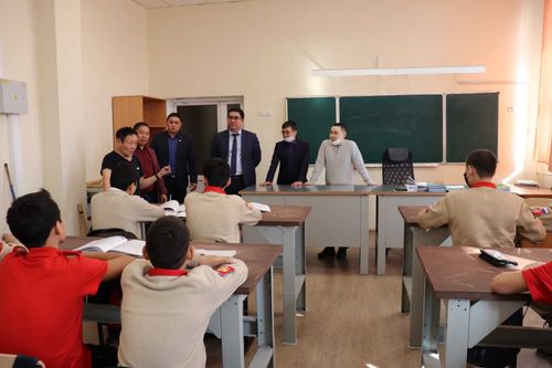 Айдын Сарыглар поможет приобрести костюмы для юнармейцев