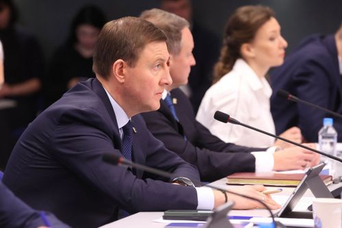 Андрей Турчак: Представители «Единой России» собрали почти 2,1 миллиона подписей в поддержку Президента