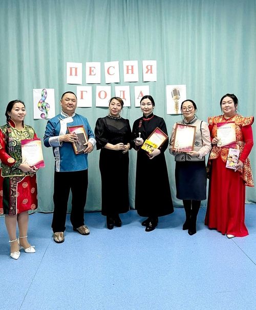 В Ак-Довураке прошел вокальный конкурс среди родителей