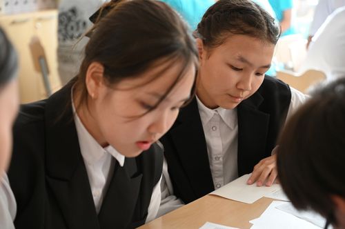 Школьники Кызыла приняли участие в математическом празднике «Найырал»