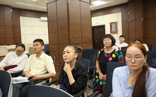 Четыре дня погружения в религию: в Туве стартовала Школа молодых буддологов