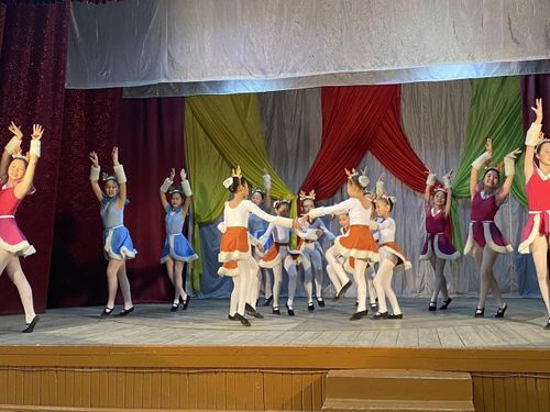 Среди школьников Тувы прошел фестиваль «Танцы народов России»