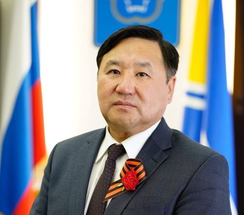 Глава Тувы поздравил жителей республики с Днем Победы