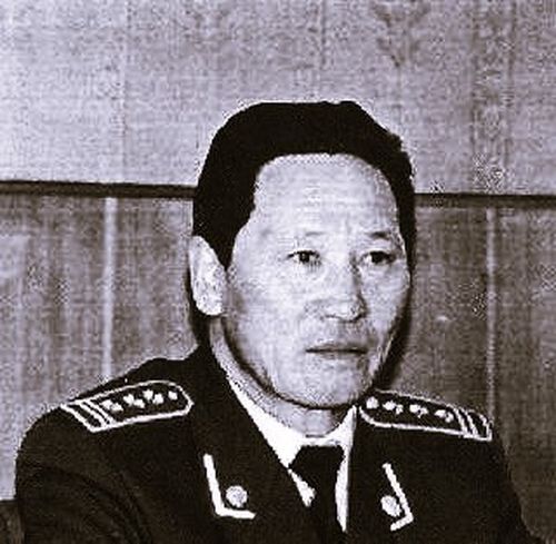 Ушел из жизни видный государственный деятель Тувы Иван Максимович Сувандии