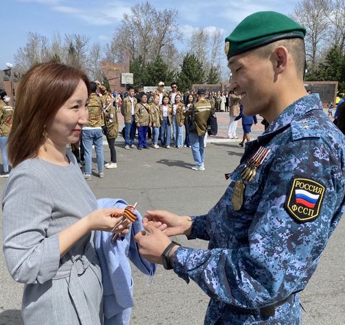 Судебные приставы Тувы присоединились к акции «Георгиевская ленточка»