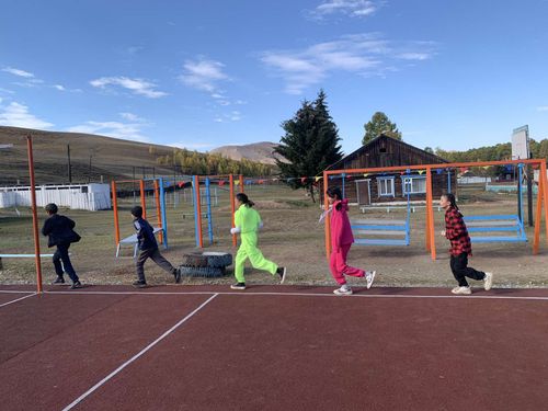 В школе-интернате села Черби открыли обновленную спортивную площадку