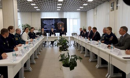 Полномочный представитель поздравил с 25-летием Всероссийского студенческого корпуса спасателей