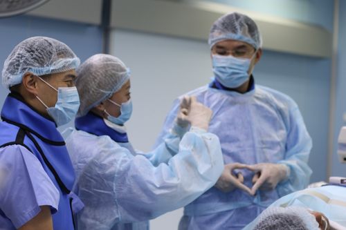 Сегодня свой профессиональный праздник отмечают все врачи мира