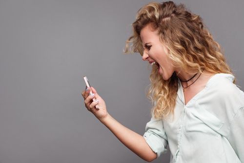 Один разговор по телефону обошелся жительнице Тувы в миллион рублей