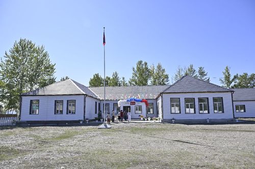 Глава Тувы посетил обновленную школу в селе Бора-Тайге Сут-Хольского района