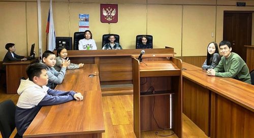 Лицейжилер суд системазының ажыл-чорудулгазы-биле танышкан