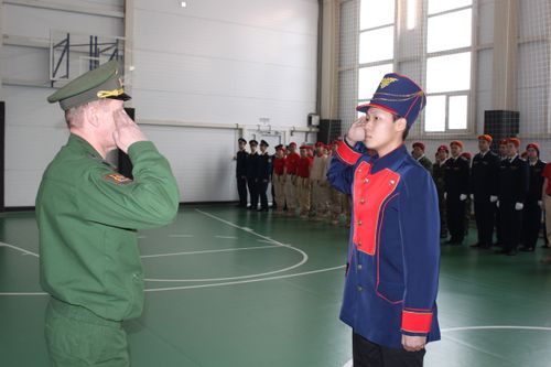 Школьники Кызыла приняли участие в военизированном многоборье