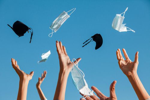 Для жителей Тувы отменили обязательный масочный режим