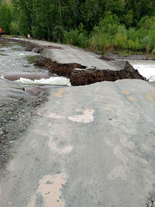 В Туве размыло автодорогу Абаза – Ак-Довурак