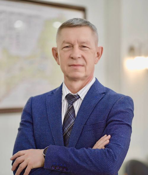 Глава Тувы поздравил с юбилеем заместителя председателя правительства Тувы Александра Брокерта