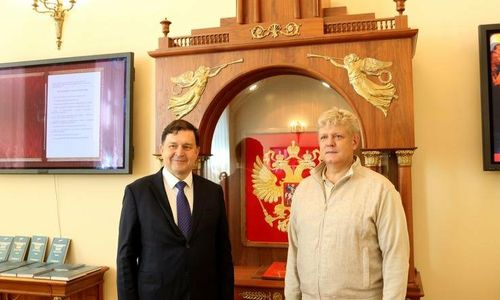 В рамках работы на ПМЭФ Анатолий Серышев посетил выставку, посвящённую памяти поколений в Президентской библиотеке