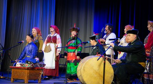 На сцене 25 лет. Творческий вечер народного хоомейжи Шончалай Чооду