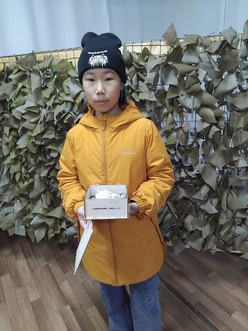 Маленькая героиня: ученица Тоора-Хемской школы Сея Кол собрала 1960 рублей для поддержки бойцов на передовой