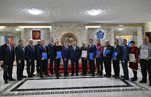 Лучших энергетиков Тувы наградили в честь 100-летия тувинской энергетики