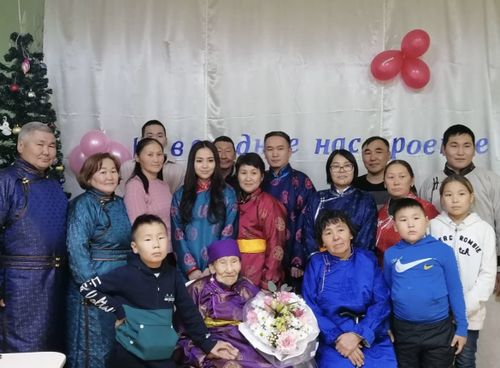 Труженица тыла из Тувы отмечает свой 99-летний юбилей