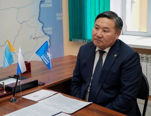 Глава Тувы провел личный приём граждан