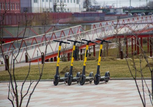 В Госдуме одобрили законопроект, налагающий штраф за езду на самокате в пьяном виде