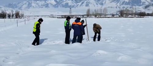 Грузоподъемность Эйлиг-Хемской ледовой переправы снижена до 5 тонн