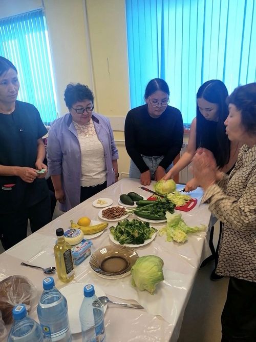 Сотрудникам Барун-Хемчикского ММЦ рассказали об основах правильного образа жизни