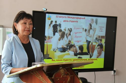 Келир үениң кадрлары-биле ужуражылга