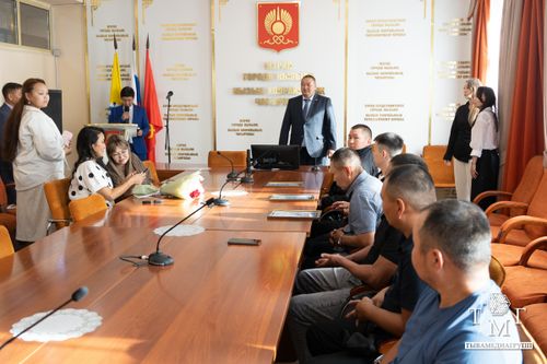 В Кызыле состоялась церемония награждения волонтеров, принимавших активное участие в масштабных поисках двух пропавших девочек