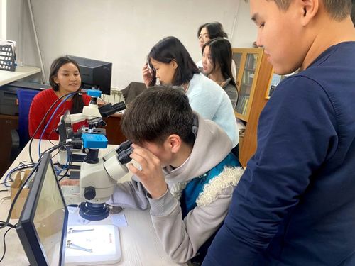 Школьники Кызыла и Кызылского района пообщались с учеными из Центра биосферных исследований