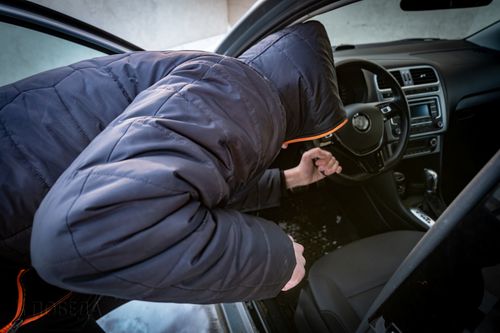 В Туве двое несовершеннолетних предстанут перед судом за угон автомобиля