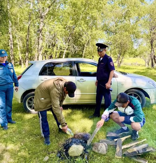 В Каа-Хеме шестерых детей у водоёма оставили без присмотра родителей