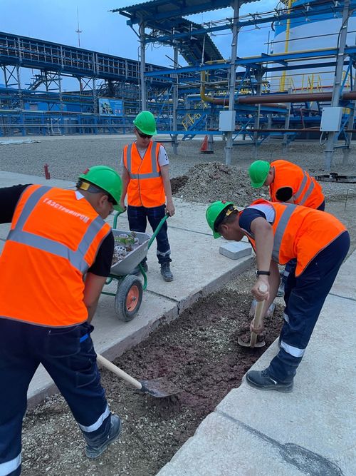 Студенты Тувы трудятся в Иркутске на Всероссийской студенческой стройке