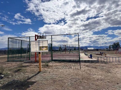 В селе Ээр-Хаваке обустраивают детскую игровую площадку в рамках госпрограммы