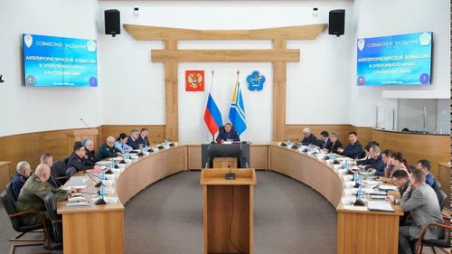 Майның байырлалдарында база уругларның чайгы дыштанылга үезинде террорга удур айыыл чок чорукту хандырар хемчеглерни сайгарып чугаалашкан