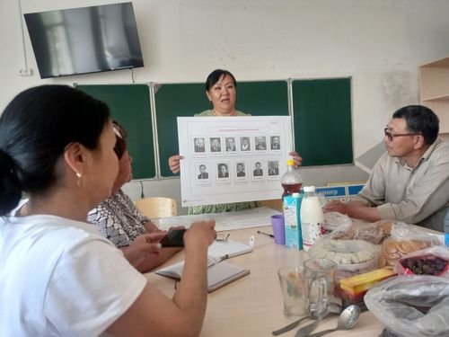 Шүлүктүң тургузуунуң дугайында кичээлдерни эрттирген