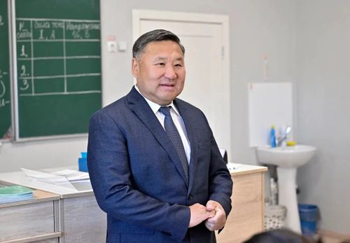 Последний звонок в школах Тувы: свыше 10 тысяч выпускников готовятся к новому жизненному этапу