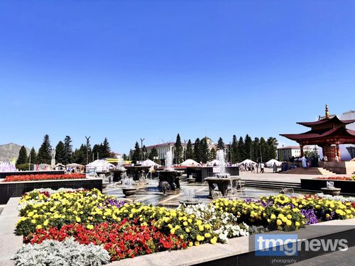 На площади Арата в Кызыле открылся юрточный городок