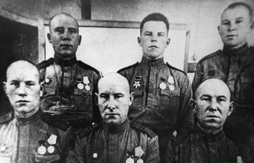 «Помним своих героев»: В Туве объявили конкурс на лучший эскиз памятника героям войны братьям Шумовым