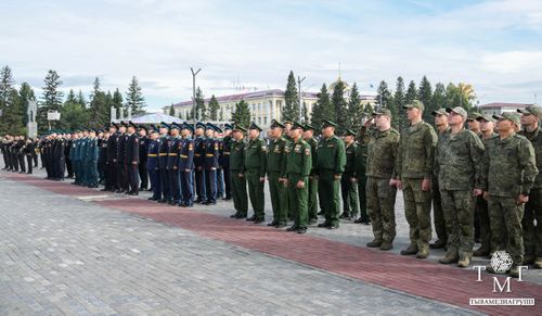 Арат шөлүнде Тыва Республиканың күрүне тугунуң хүнү