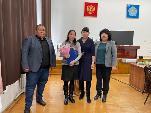 В Улуг-Хеме наградили экономистов и бухгалтеров